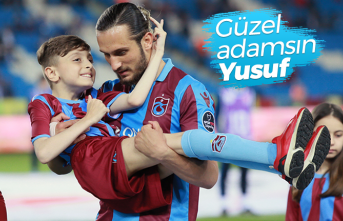 Yusuf Yazıcı engelli bir taraftarı mutlu etti