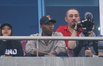 Sturridge'in yanındaki gizemli kişi kim?