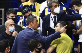 Tansiyon yükseldi! Ali Koç taraftara gitti