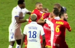Yattara'nın takımında olay! Maçı bırakıp takım arkadaşına kafa attı