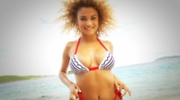 Rose Bertram, yaptığı makyajla dikkat çekti