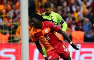 Gomis'in tek rakibi Ronaldo