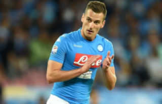 Ancelotti'yi ikna etti, Milik'in menajerini...