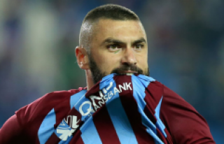 Burak Yılmaz'dan sürpriz paylaşım! G.Saray...