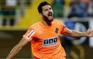 Emre Akbaba için formül aranıyor
