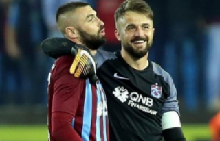 Burak Yılmaz ve Onur Kıvrak TFF'ye gidecek...