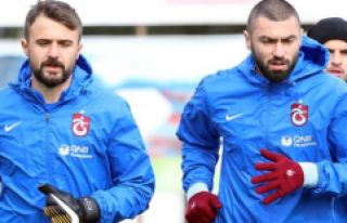 Onur Kıvrak ve Burak Yılmaz'ın bileti kesildi...