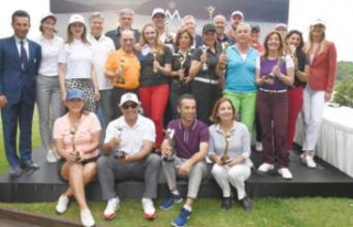 Golfçüler turnuvada kıyasıya yarıştı