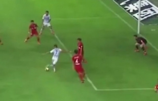 Sosyal medya yıkıldı! Öyle bir gol attı ki...