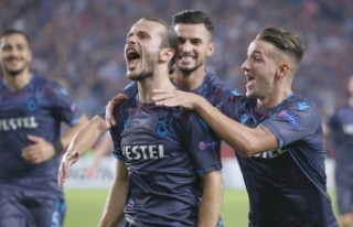 Trabzonspor galibiyeti 2 dakikada kaçırdı
