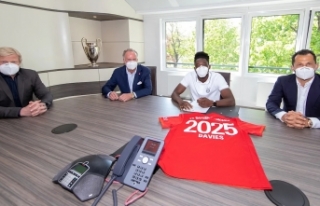 Davies'in sözleşmesi 2025'e uzatıldı