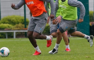Trabzonspor'da o futbolcu ile yollar ayrılıyor!