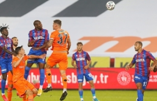 Başakşehir, Trabzonspor'u 2 golle geçti
