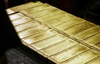 Spot gold is trying to recover from the bottom of...