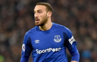 Cenk Tosun yola çıktı!