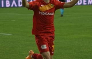 Trabzonlu futbolcunun kaburgası kırıldı