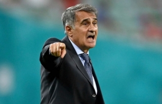 Şenol Güneş, Trabzon'da okul hayali için...