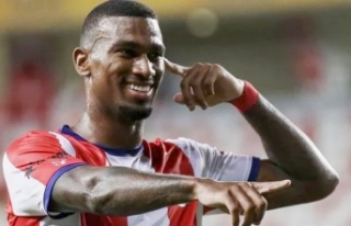 Trabzonspor'un beklemeye aldığı Haji Wright...