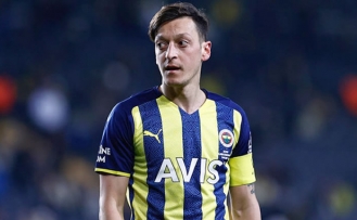 Mesut Özil'den çıldırtacak rest
