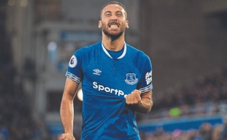 Cenk Tosun'a sürpriz teklif!