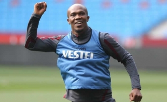 Nwakaeme imzaya gitti!