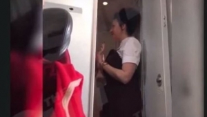 Uçak tuvaletinde seks skandalı!